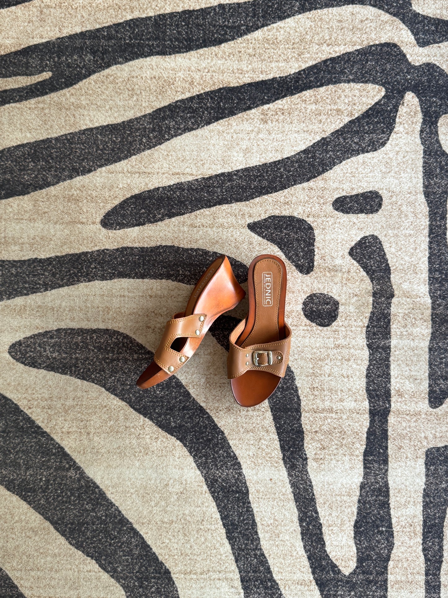 Retro Brown Clog Sandals